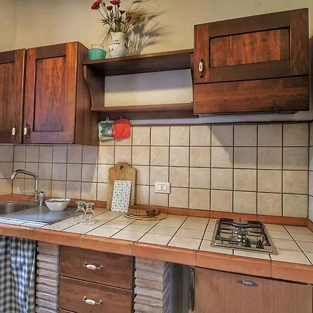 Semesterbostad Rustic Stone In